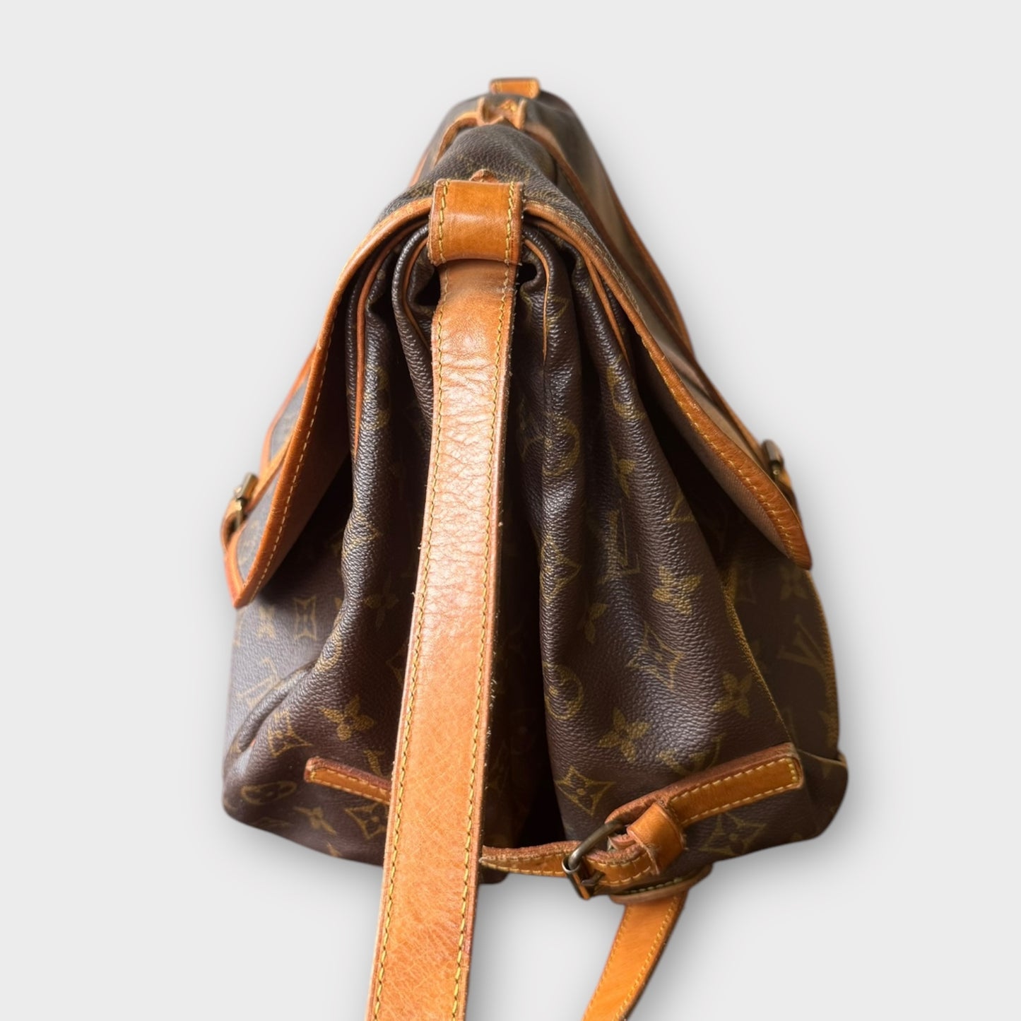 LOUIS VUITTON Saumur 35 Schultertasche Crossbodytasche Monogramm
