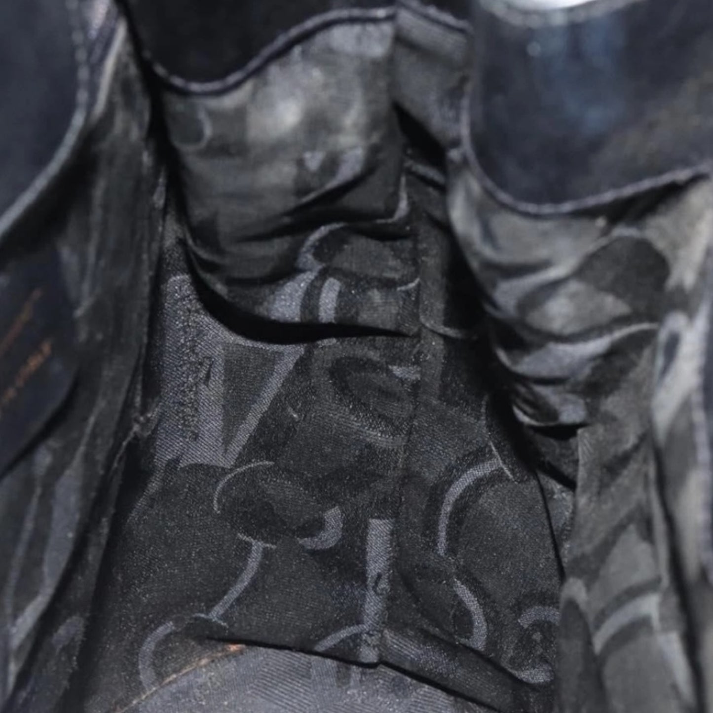 SALVATORE FERRAGAMO Schwarze Beuteltasche