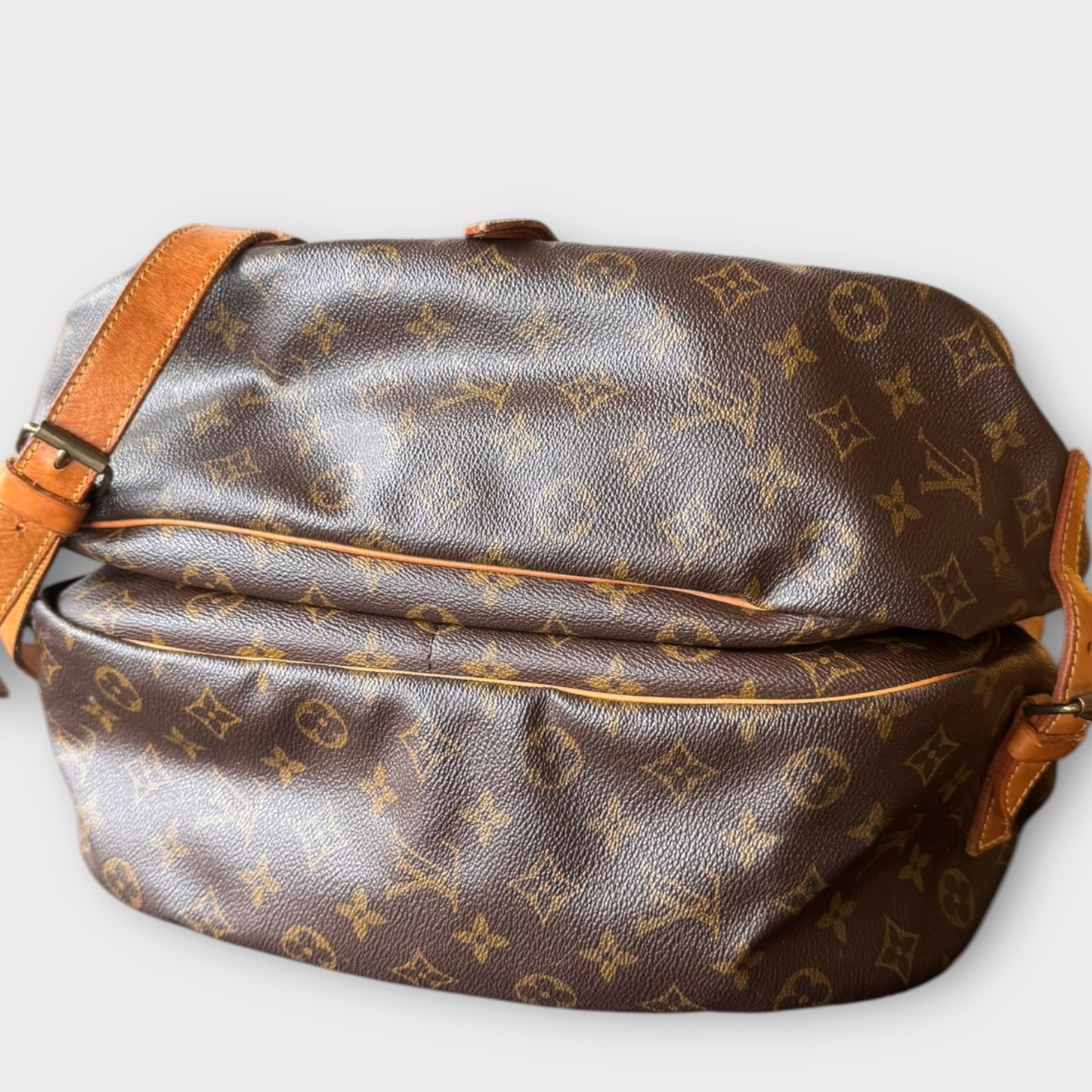 LOUIS VUITTON Saumur 35 Schultertasche Crossbodytasche Monogramm