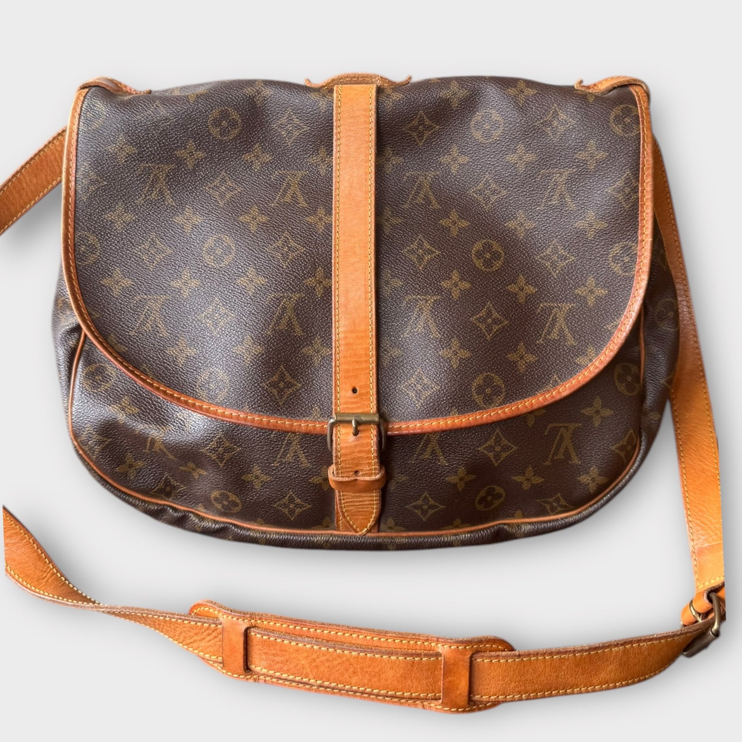 LOUIS VUITTON Saumur 35 Schultertasche Crossbodytasche Monogramm