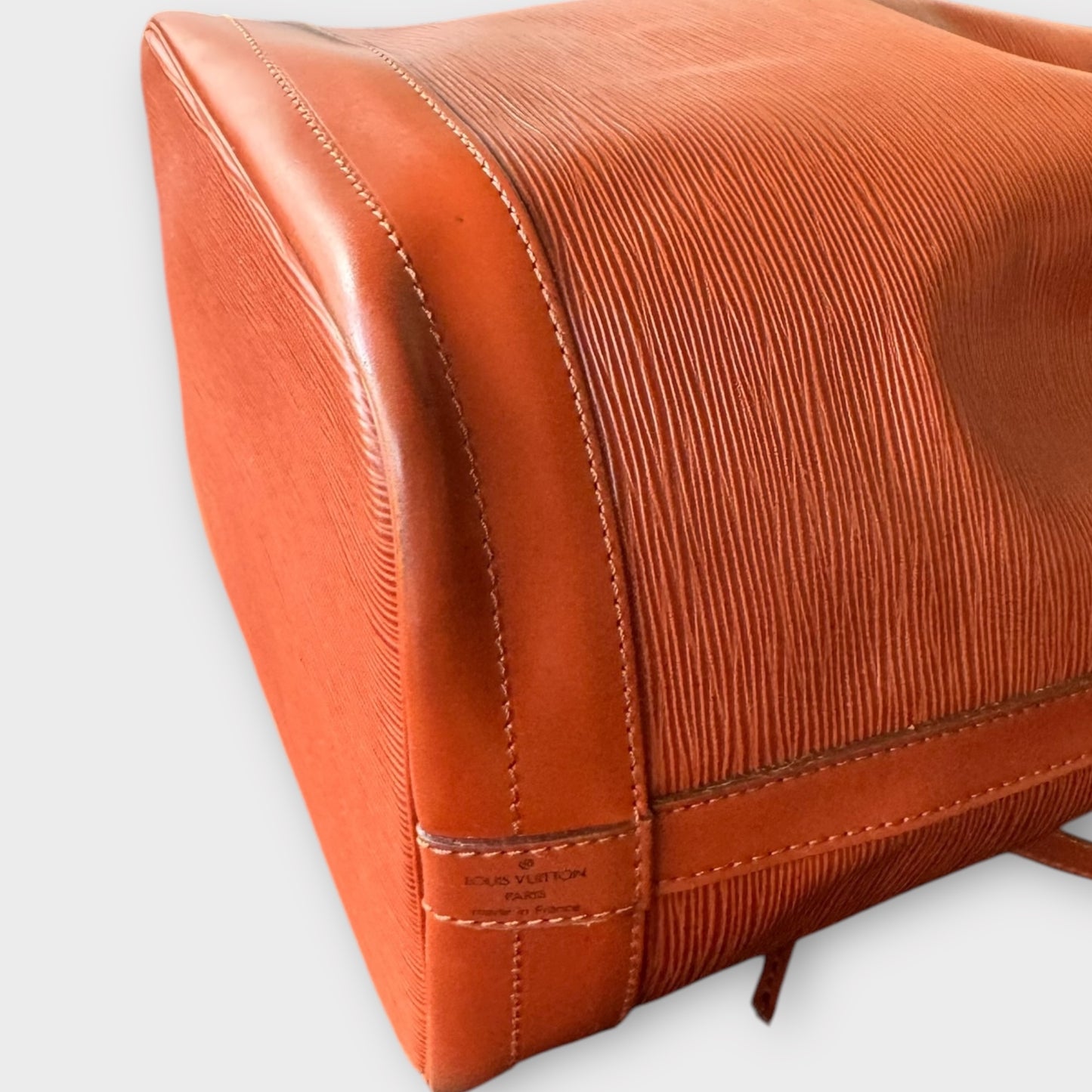 LOUIS VUITTON Grand Noé Epileder Braun Goldhardware