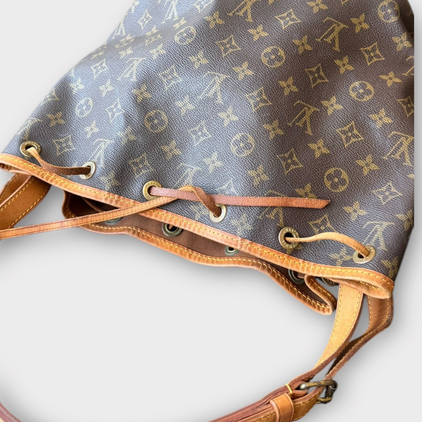 LOUIS VUITTON Petit Noé Monogram Shoulder Bag Handbag