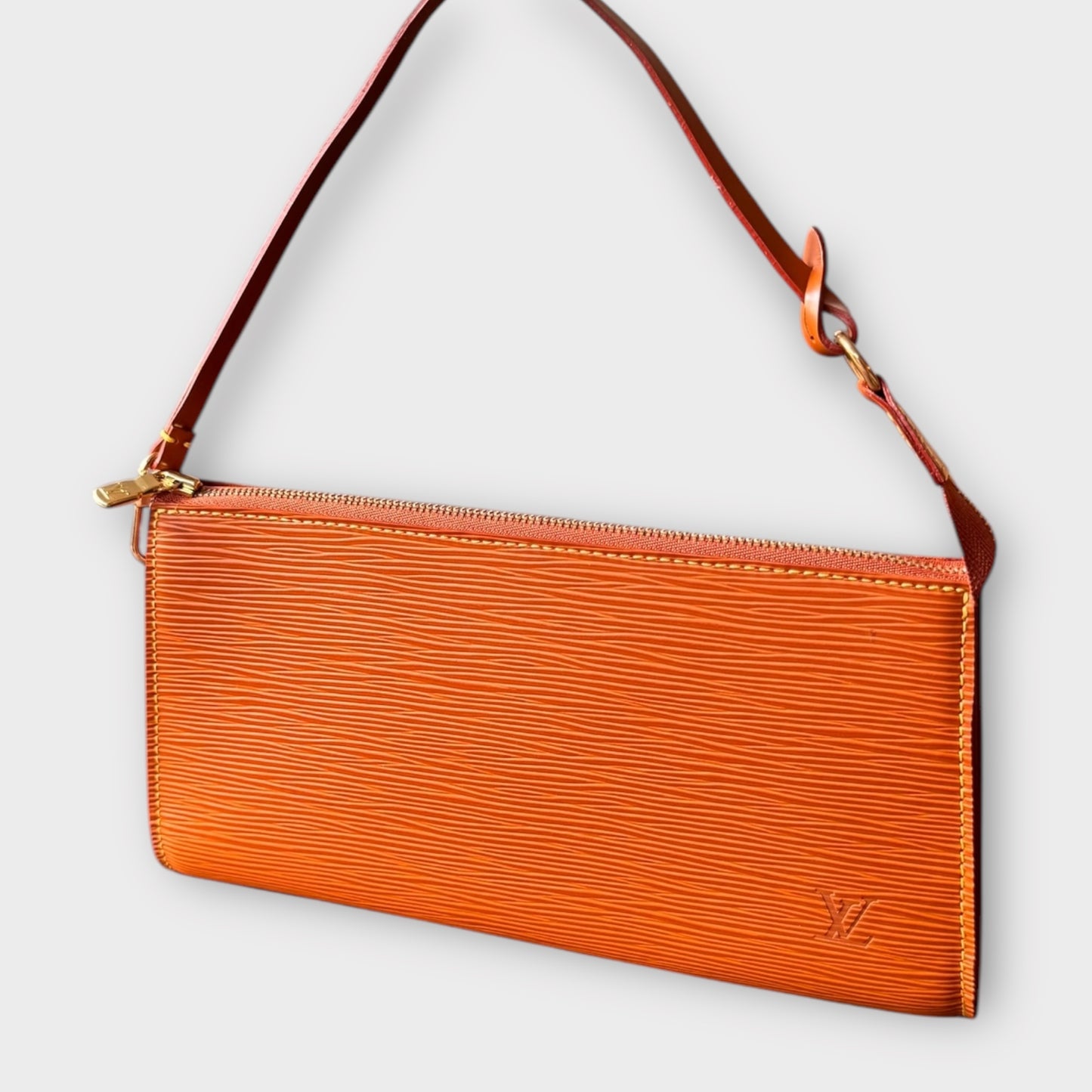 LOUIS VUITTON Pochette Epi Braun Handtasche