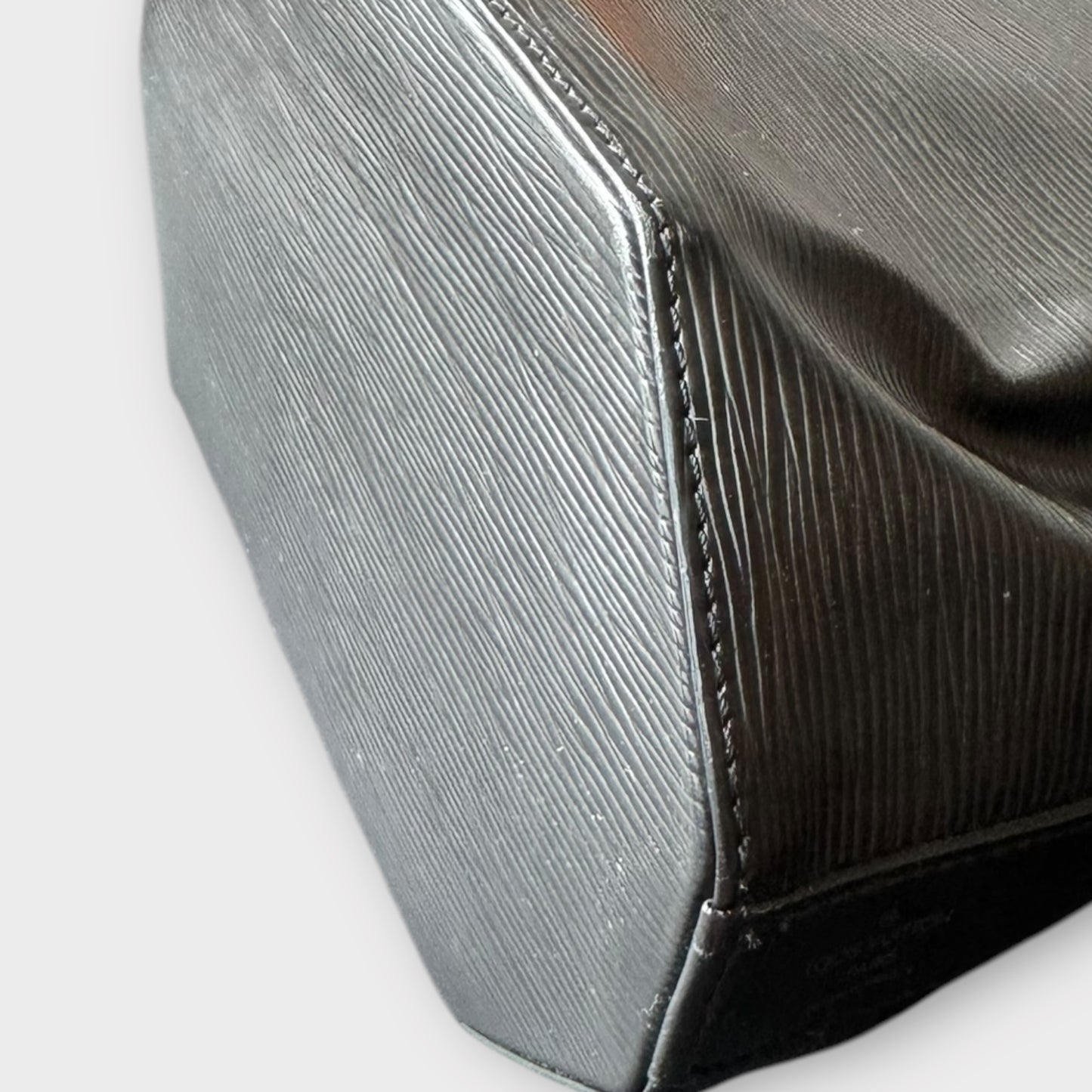 LOUIS VUITTON Schultertasche Epileder Schwarz