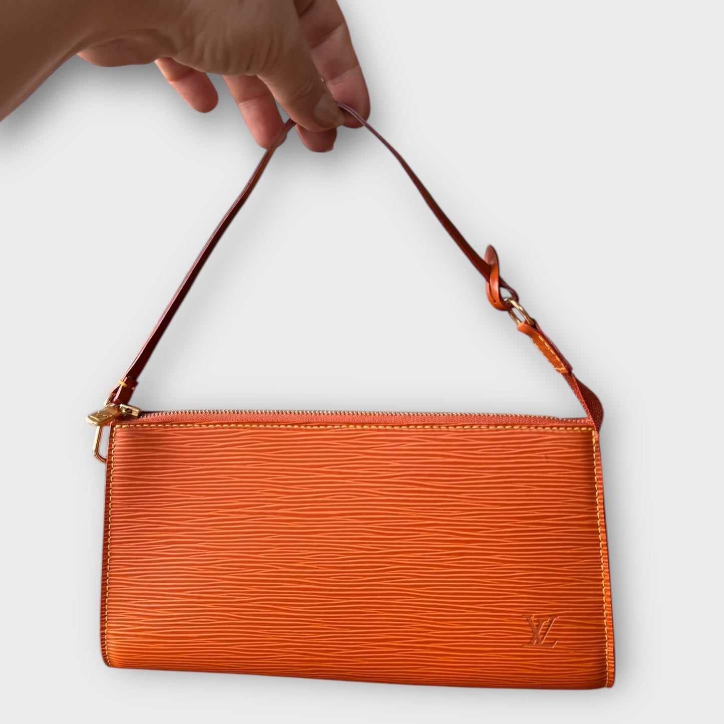 LOUIS VUITTON Pochette Epi Braun Handtasche