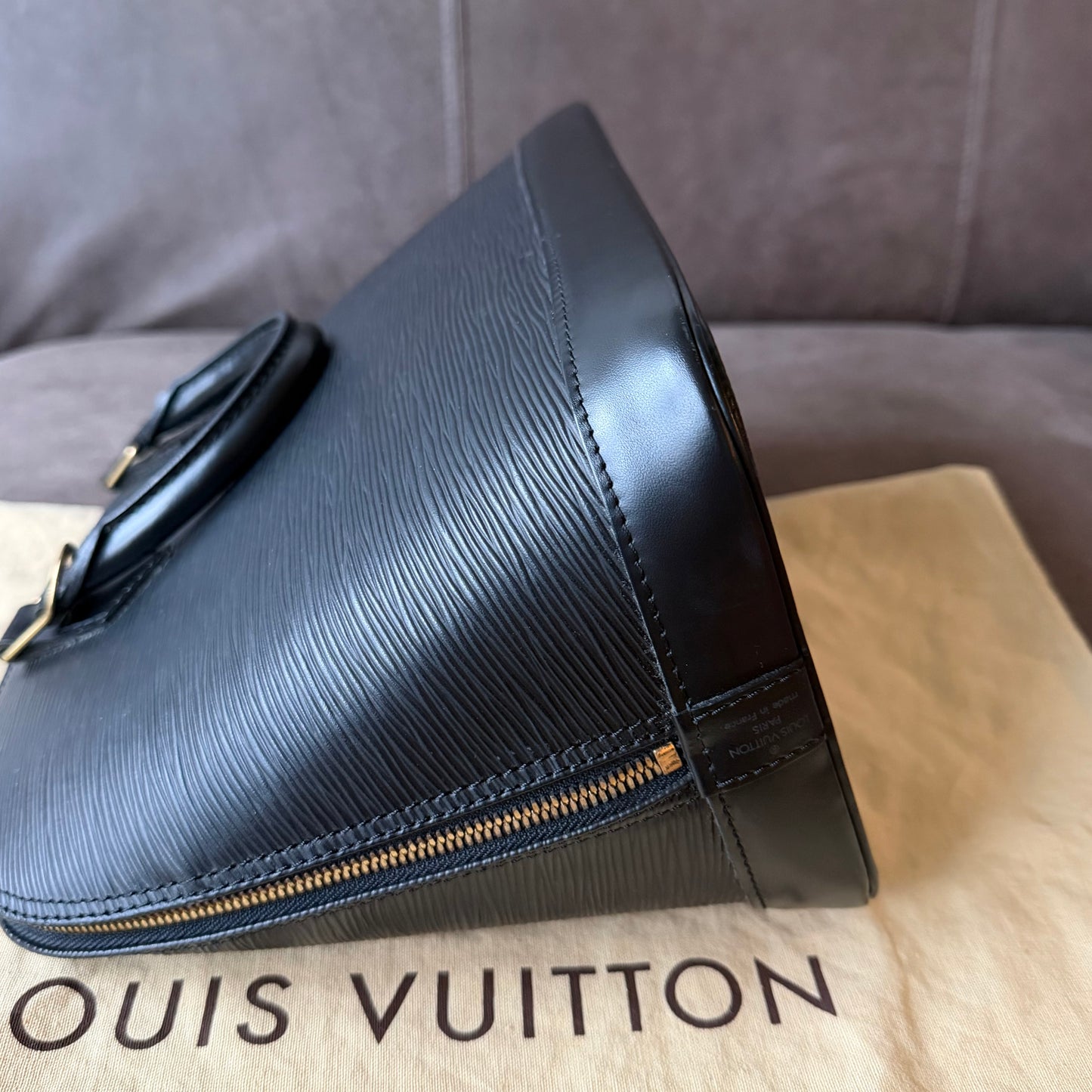 LOUIS VUITTON Alma PM Epi schwarz + schwarzer Leder Tragriemen (no name)