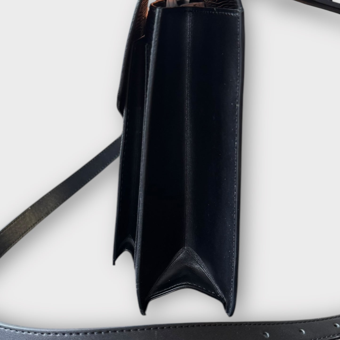 LOUIS VUITTON Monceau en cuir Epi noir avec bijouterie dorée et nouvelle sangle