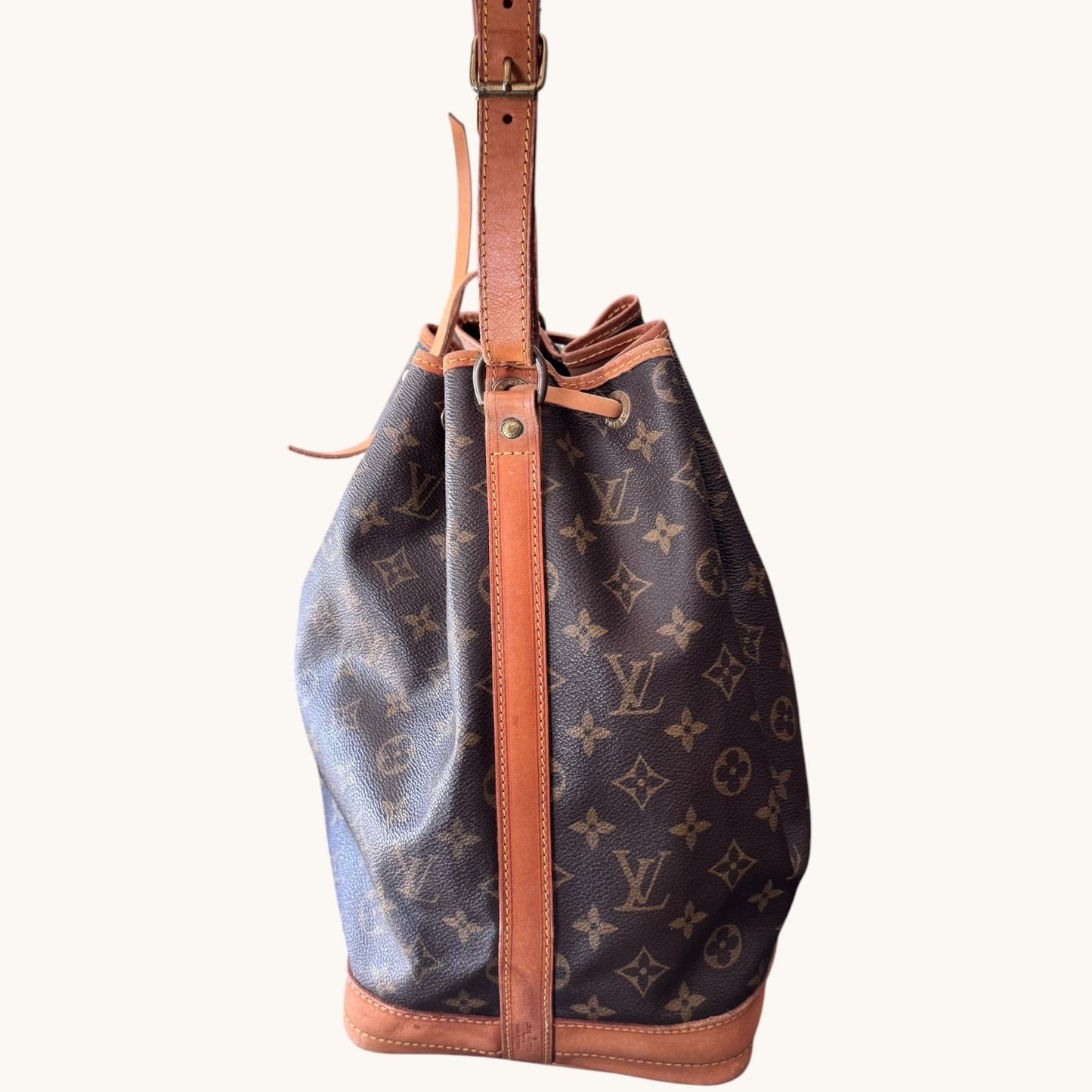 LOUIS VUITTON Grand Noé Monogram Canvas Gold Hardware