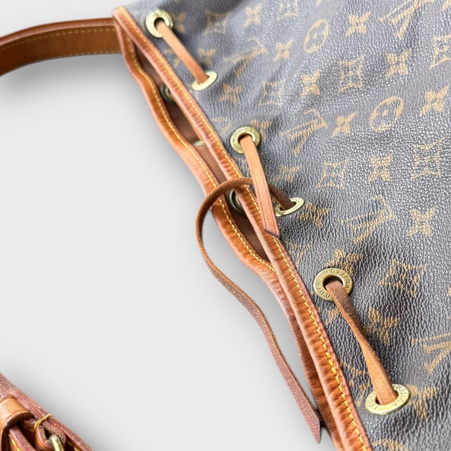 LOUIS VUITTON Grand Noé Toile Monogram Matériel Doré