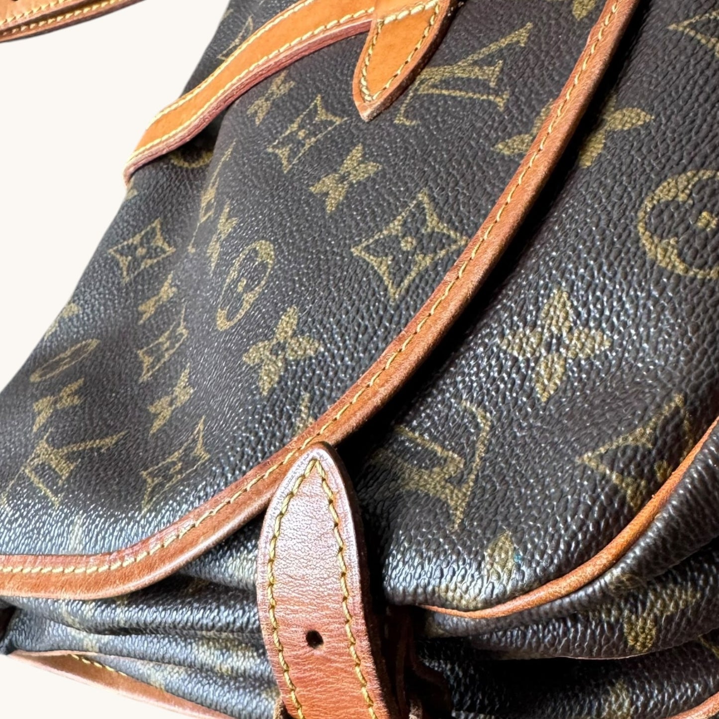 LOUIS VUITTON Saumur 30 Monogram Handbag Shoulder Bag Crossbody Bag