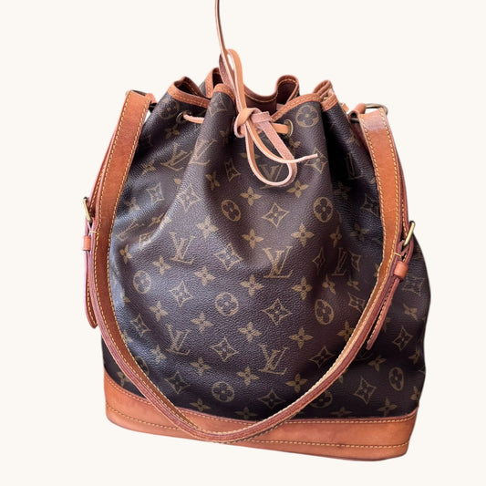 LOUIS VUITTON Grand Noé Monogram Canvas Goldhardware