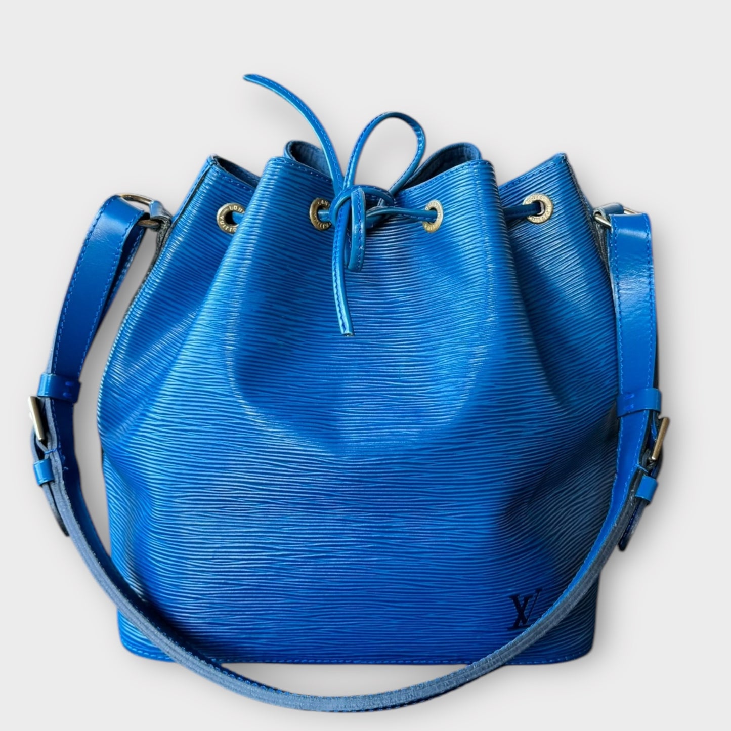 LOUIS VUITTON Petit Noé Epileder Blau Goldhardware