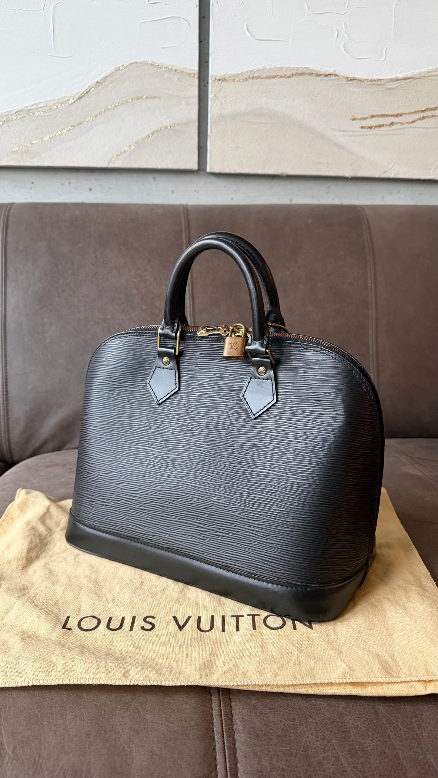 LOUIS VUITTON Alma PM Epi schwarz + schwarzer Leder Tragriemen (no name)