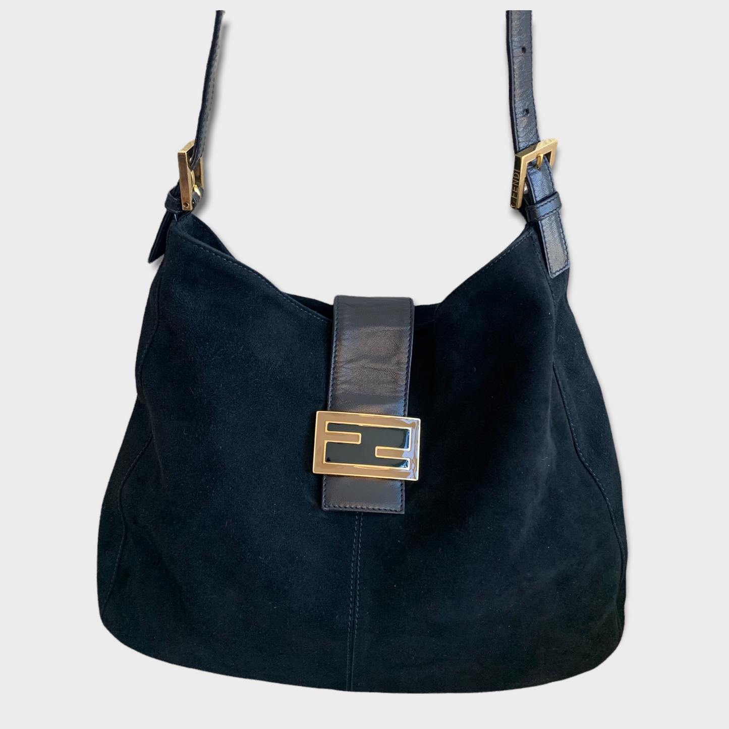 FENDI feinste Wildleder Schultertasche Hobo