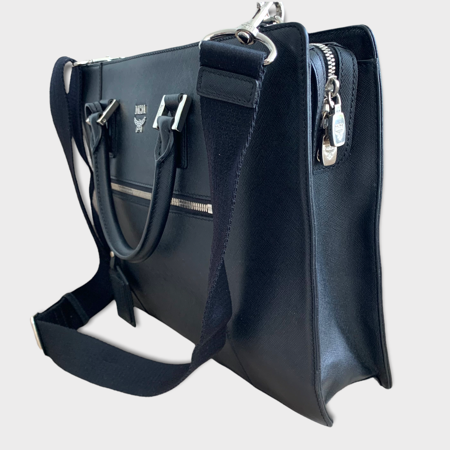 Sac d'affaires MCM en cuir saffiano noir