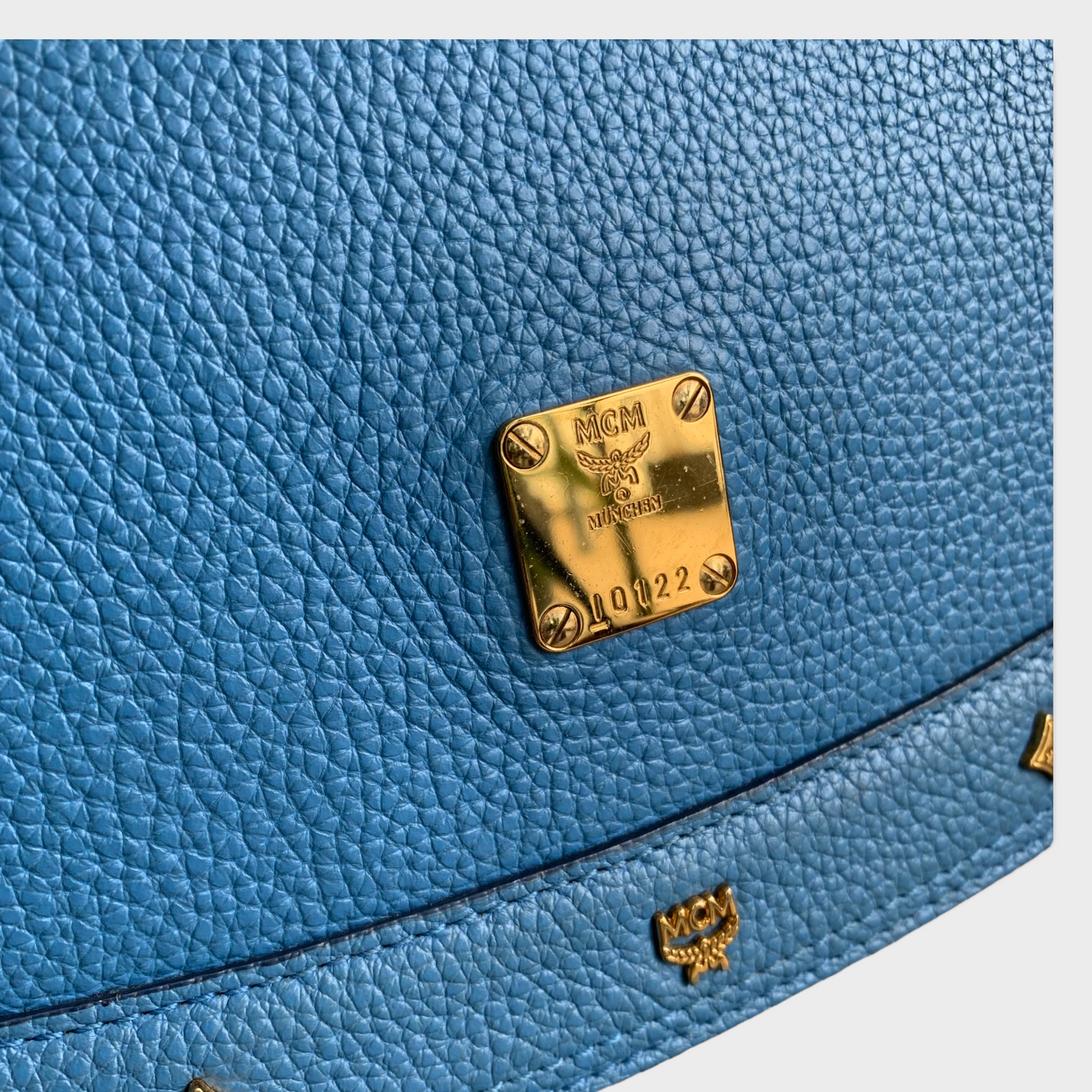 MCM Satchel Bleu Cuir Numéro I0122 Sac en cuir