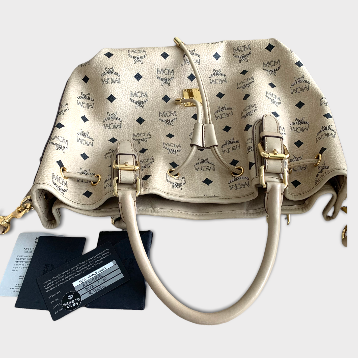 MCM Beuteltasche beige Visetos Goldhardware