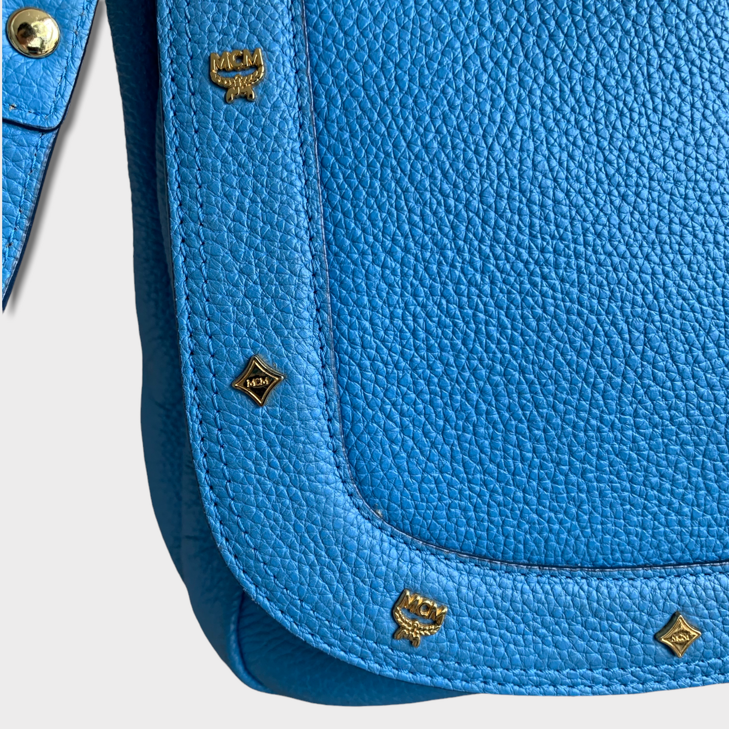 MCM Satchel Bleu Cuir Numéro I0122 Sac en cuir